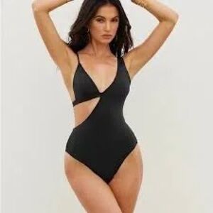 Matte Collection- Kai One Piece - Sz: Small - Black